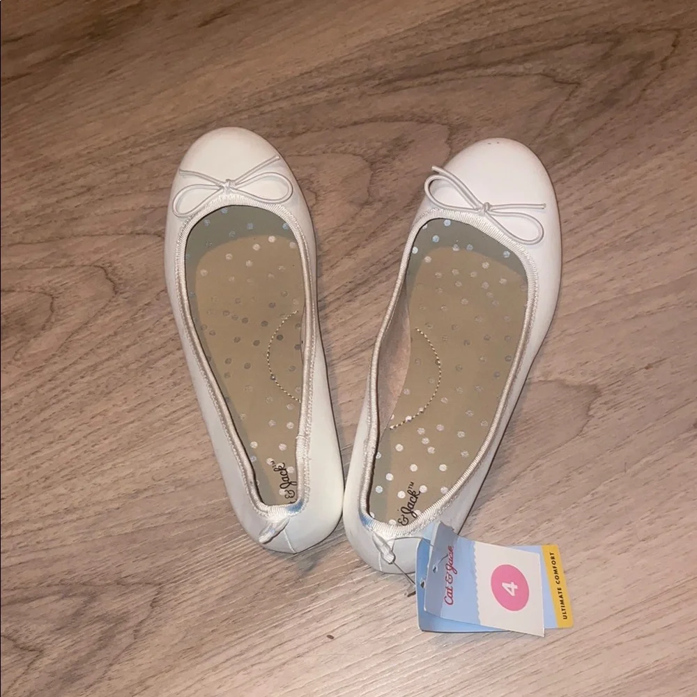 Cat and Jack white Ballet Flats with Bow size 4 new